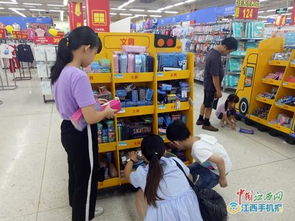 又是一年开学季 各商家促销打折 备战 忙 组图