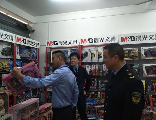 严查 郴州部分小卖店向小学生兜售 三无 产品 过期食品