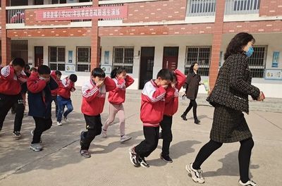 新县启福小学开展"安全教育日"主题活动