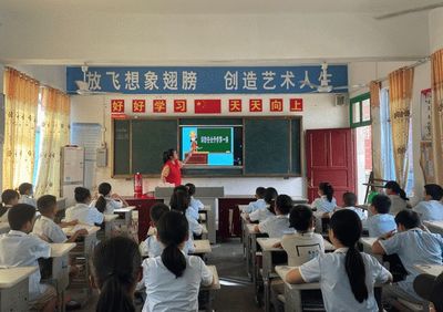 开学消防安全第一课 信阳消防救援支队“老师”走进啟福小学